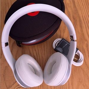 Beats Solo 2 headphones - very good condition